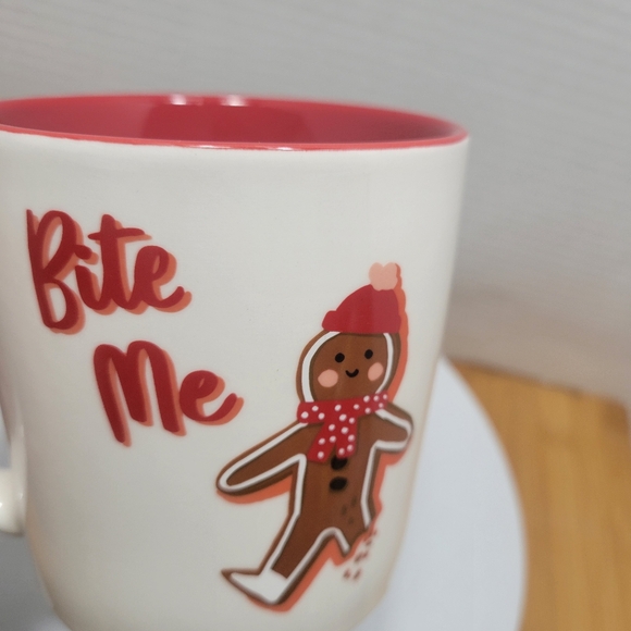 Gingerbread Man BITE ME Coffee Mug Holiday Stoneware Coffee Cup Bite Me - Picture 8 of 8